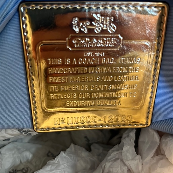 Coach Logo Hobo Bag/Ivory color, creamy yellow accents. Removable Shoulder Strap - Picture 10 of 10